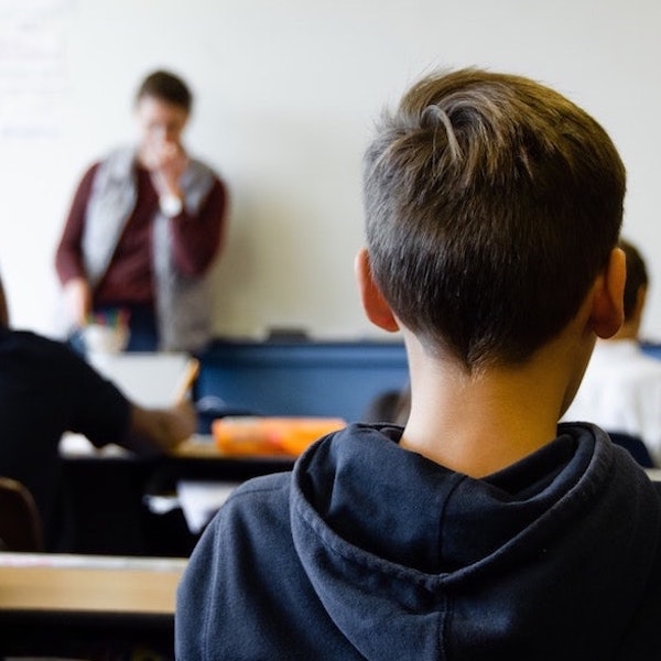 O seu filho não gosta do professor?!!